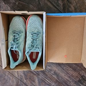 Womens size 10D Hokas